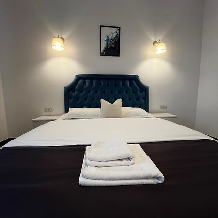 Cochet Boutique Hotel Târgu Jiu Eksteriør billede