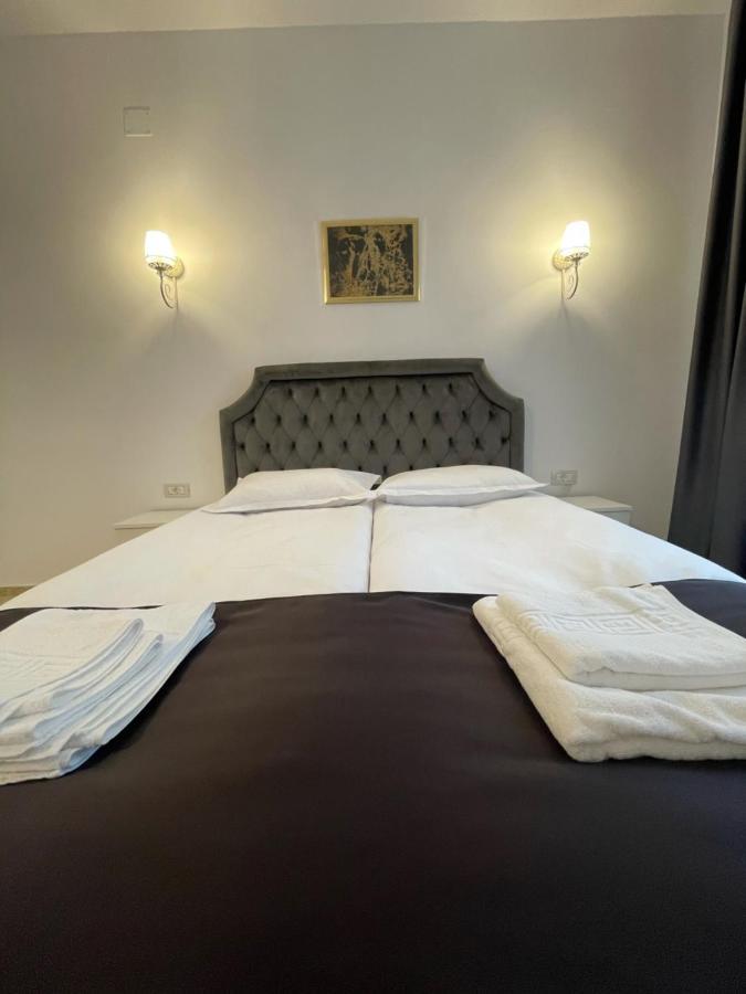 Cochet Boutique Hotel Târgu Jiu Eksteriør billede