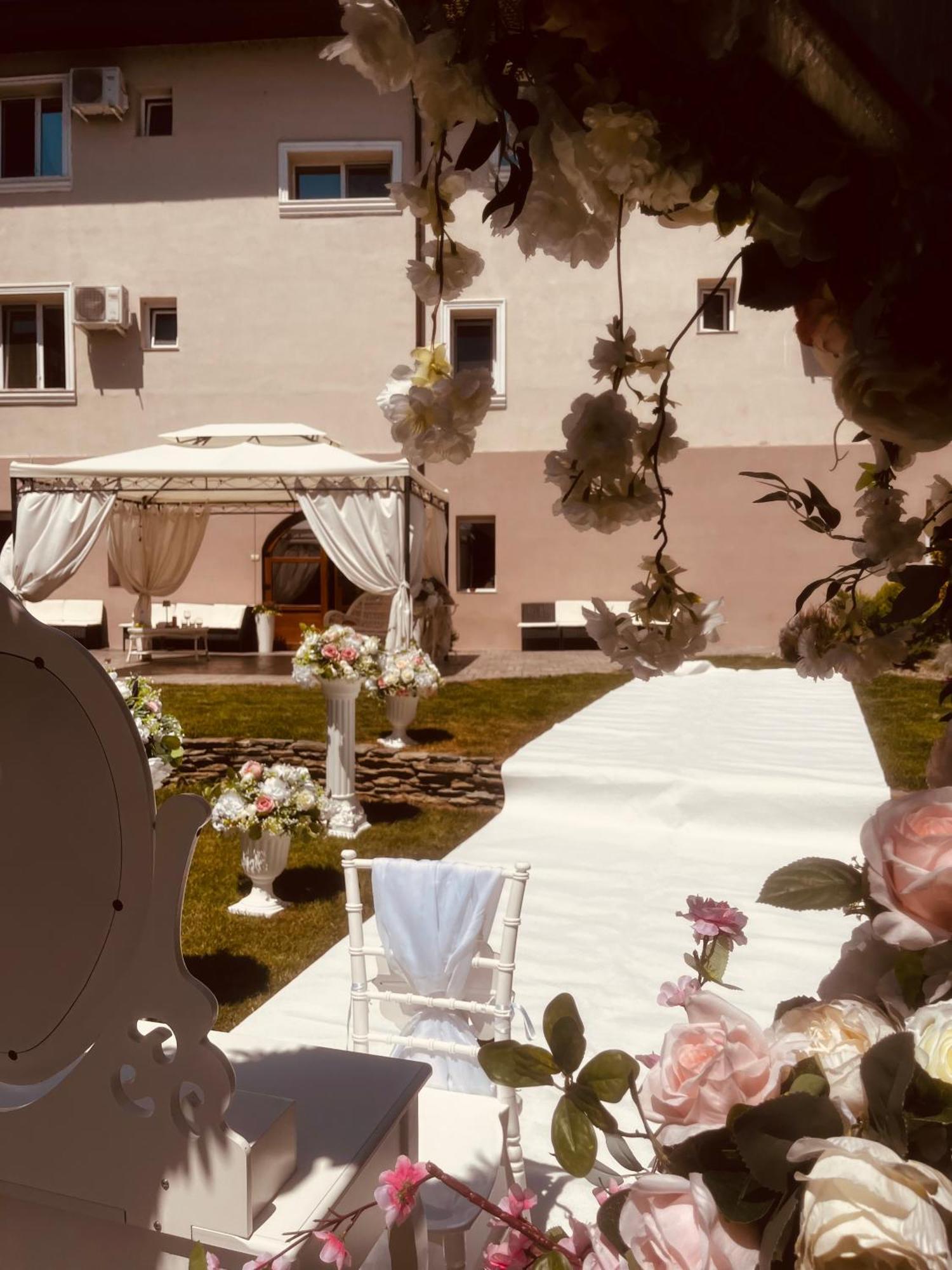 Cochet Boutique Hotel Târgu Jiu Eksteriør billede
