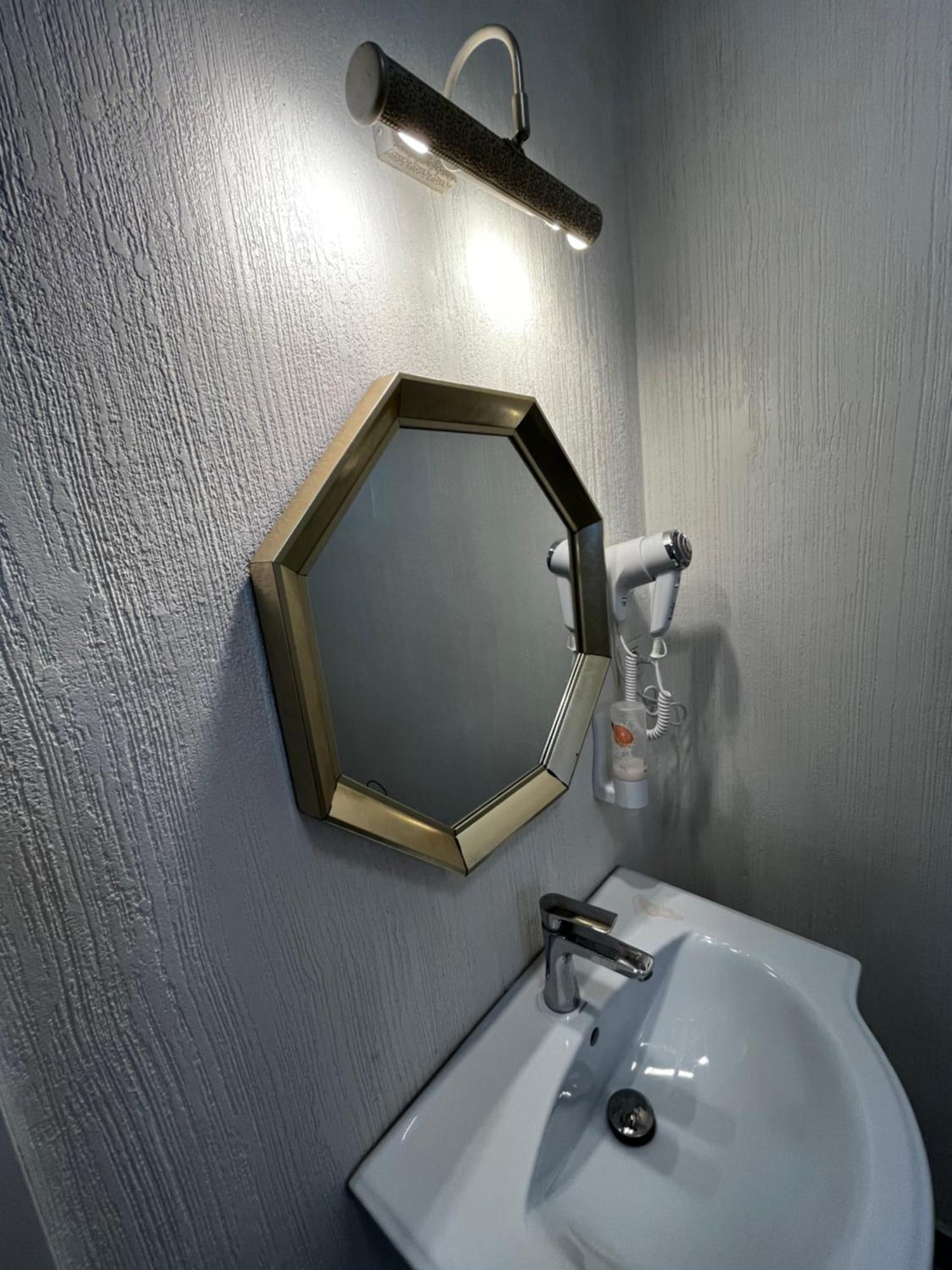 Cochet Boutique Hotel Târgu Jiu Eksteriør billede