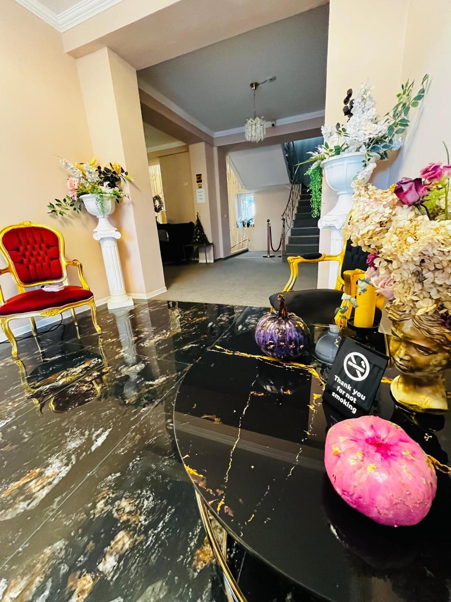 Cochet Boutique Hotel Târgu Jiu Eksteriør billede