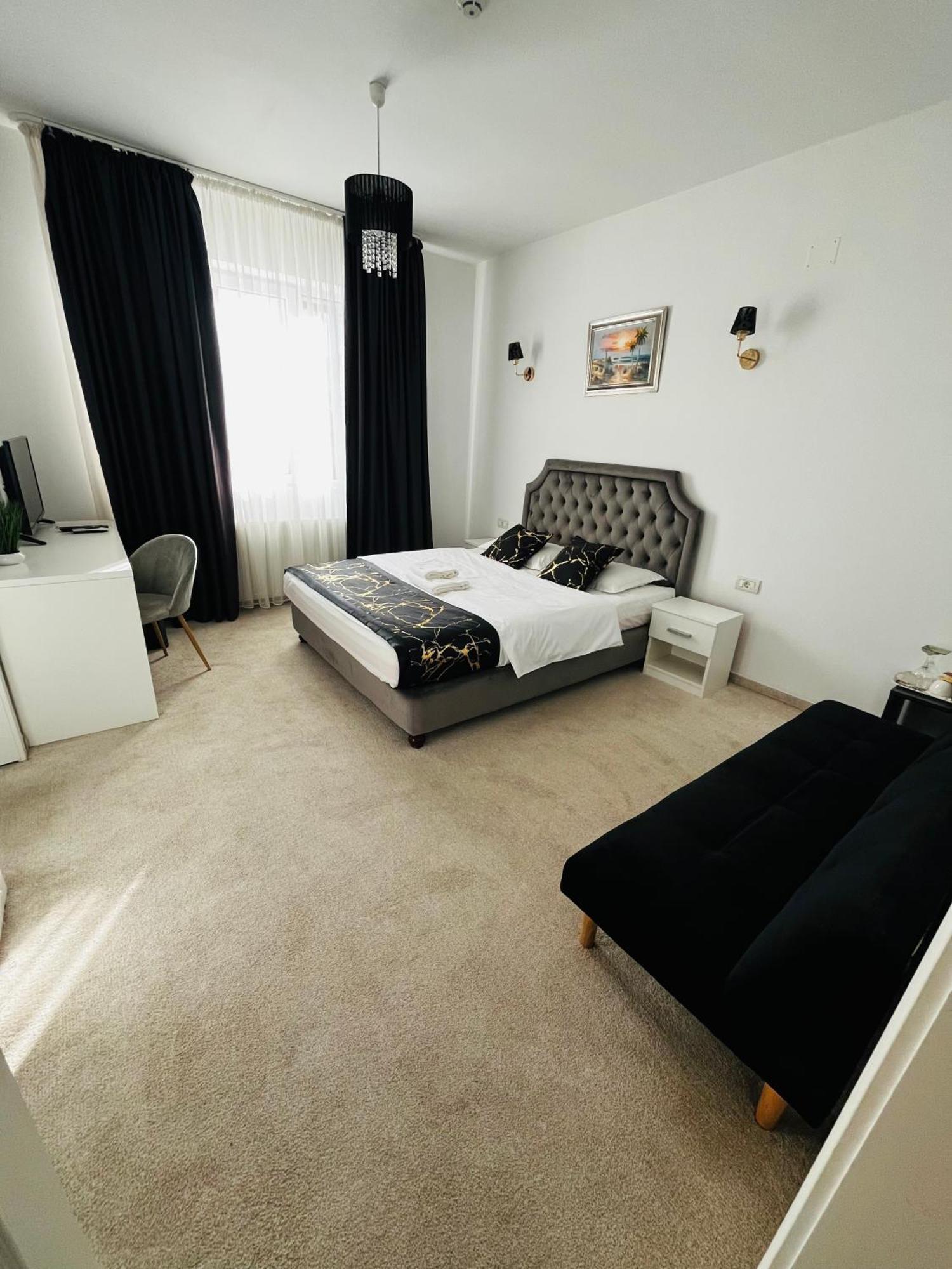 Cochet Boutique Hotel Târgu Jiu Eksteriør billede