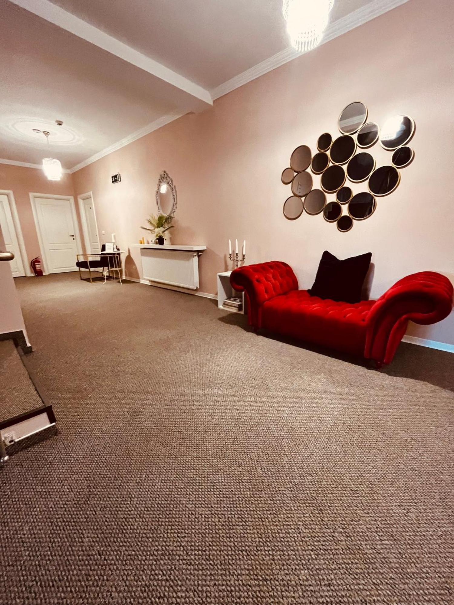 Cochet Boutique Hotel Târgu Jiu Eksteriør billede