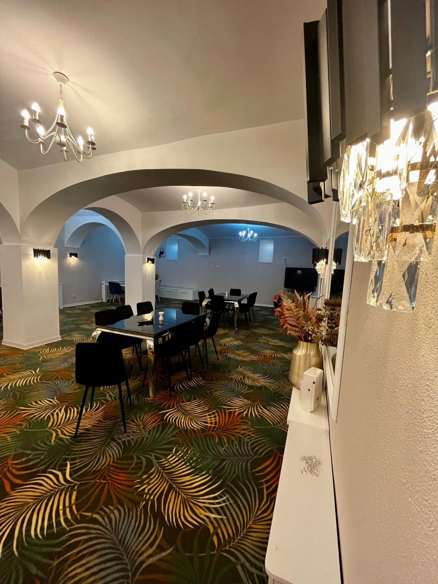 Cochet Boutique Hotel Târgu Jiu Eksteriør billede